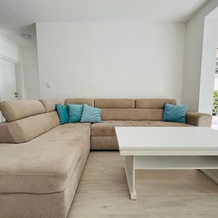 Apartment With Terrace And Private Parking Kotor Eksteriør billede