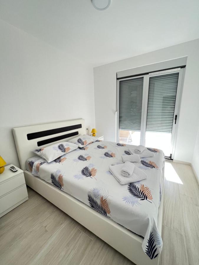 Apartment With Terrace And Private Parking Kotor Eksteriør billede