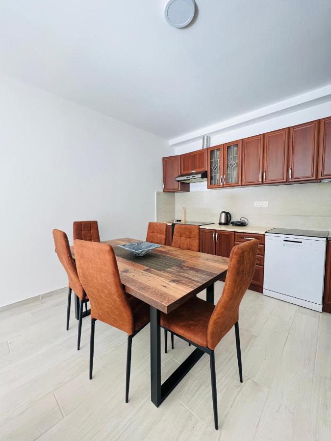 Apartment With Terrace And Private Parking Kotor Eksteriør billede