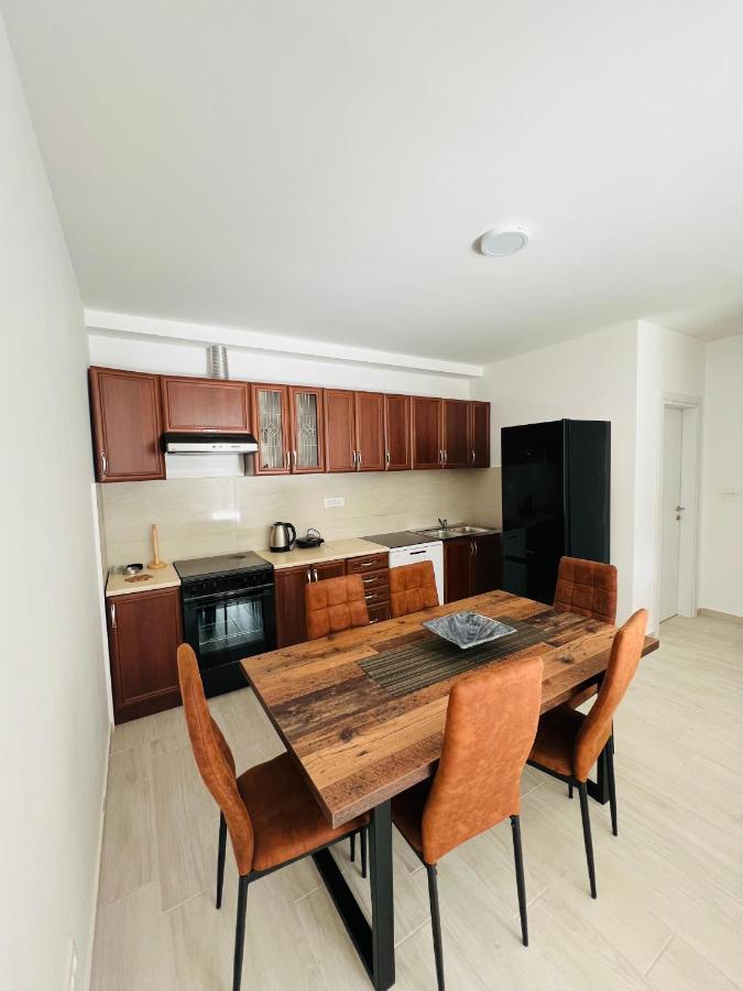 Apartment With Terrace And Private Parking Kotor Eksteriør billede