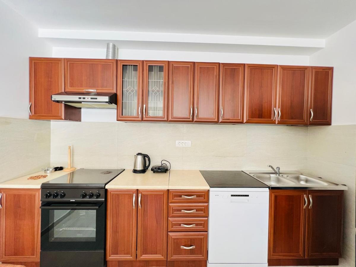 Apartment With Terrace And Private Parking Kotor Eksteriør billede