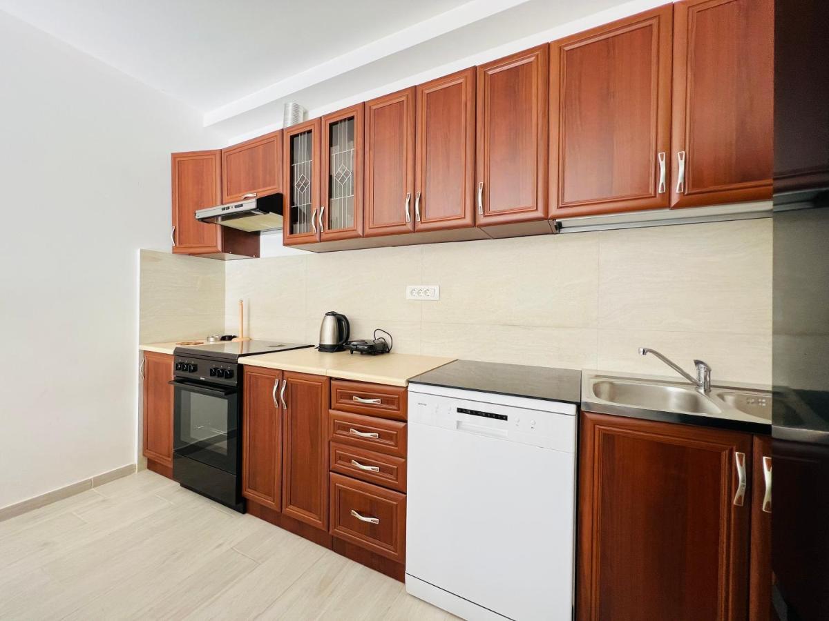 Apartment With Terrace And Private Parking Kotor Eksteriør billede
