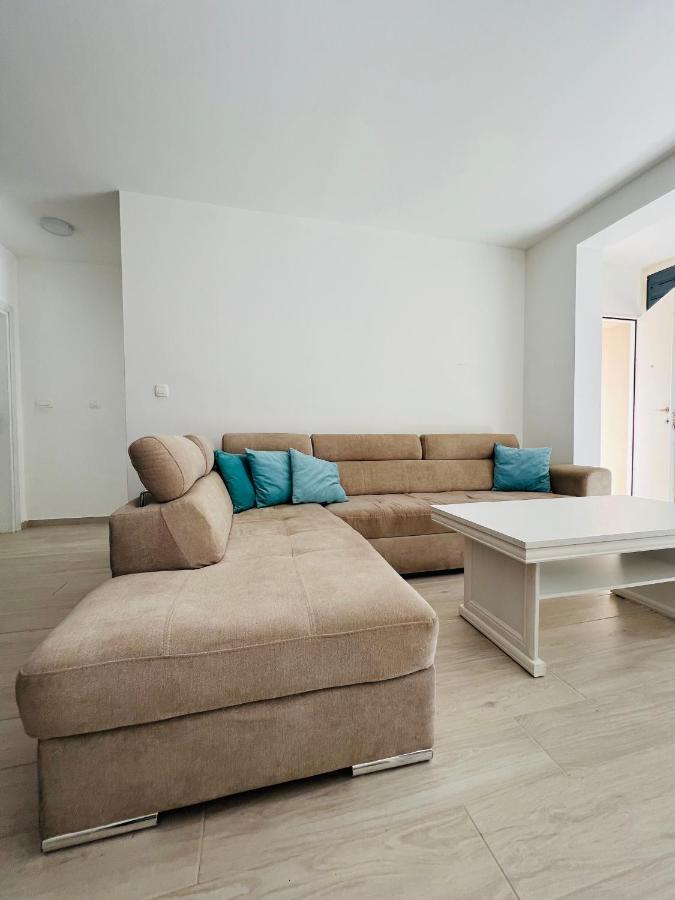 Apartment With Terrace And Private Parking Kotor Eksteriør billede