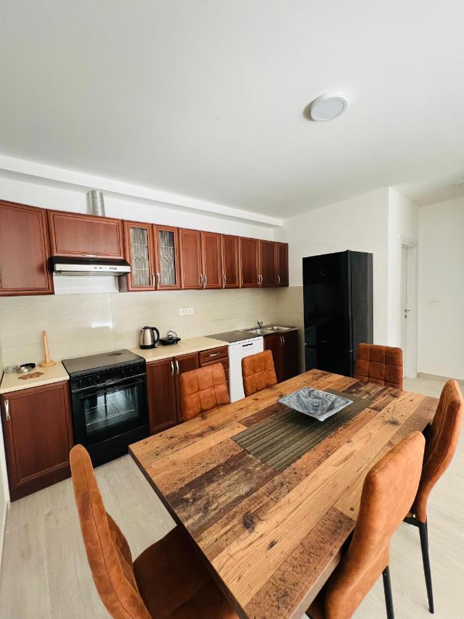 Apartment With Terrace And Private Parking Kotor Eksteriør billede