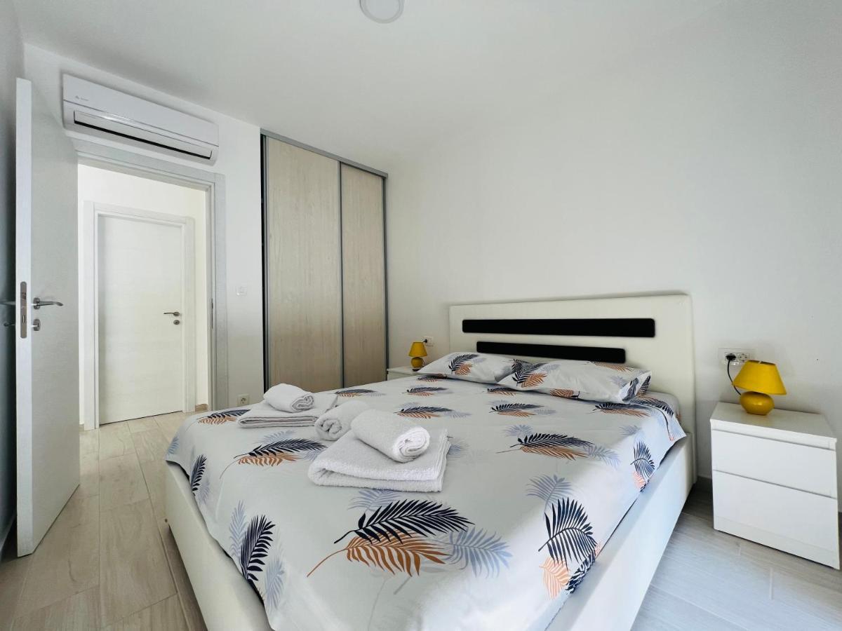 Apartment With Terrace And Private Parking Kotor Eksteriør billede
