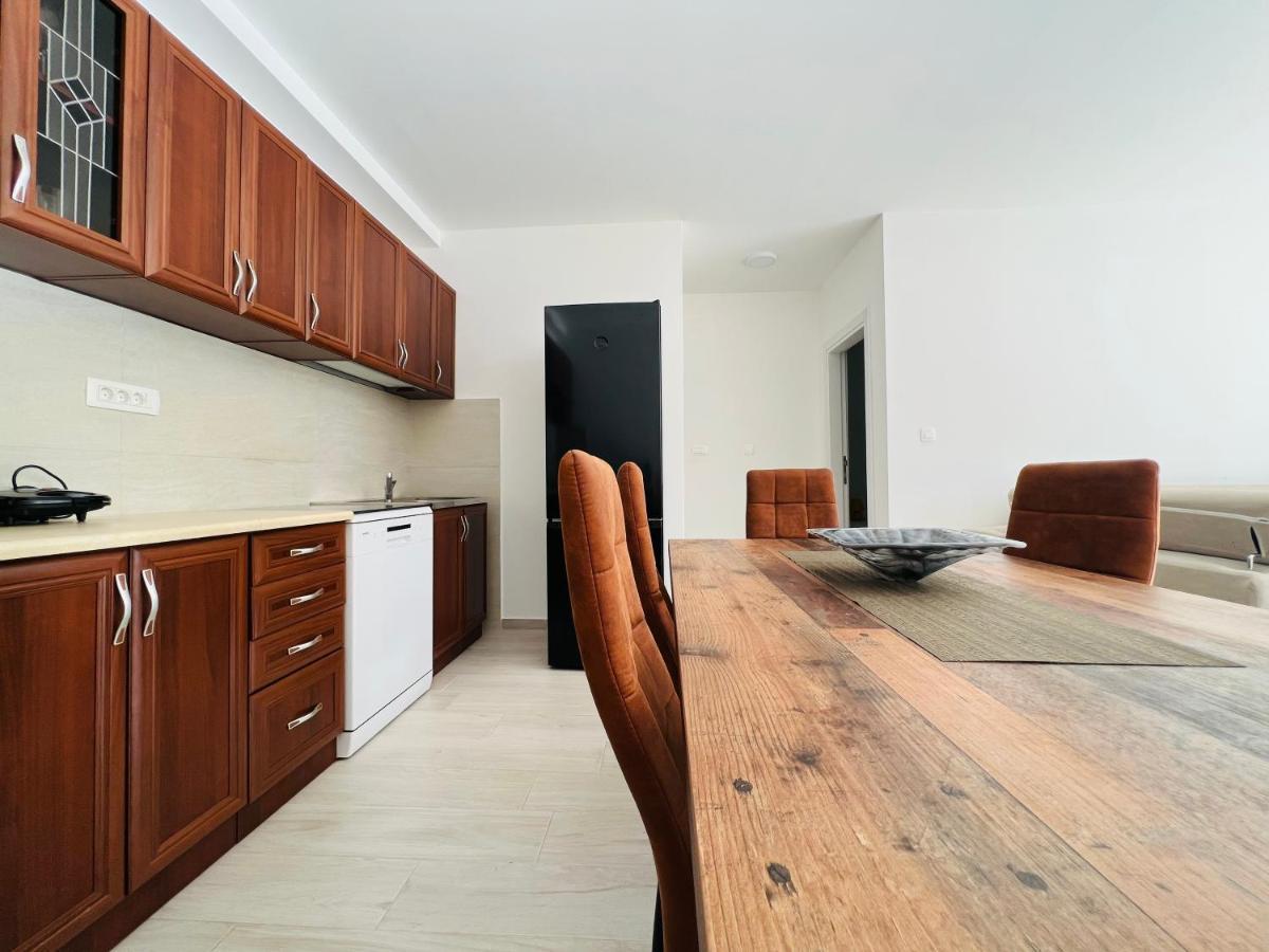 Apartment With Terrace And Private Parking Kotor Eksteriør billede