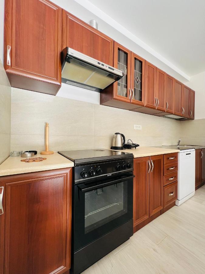 Apartment With Terrace And Private Parking Kotor Eksteriør billede